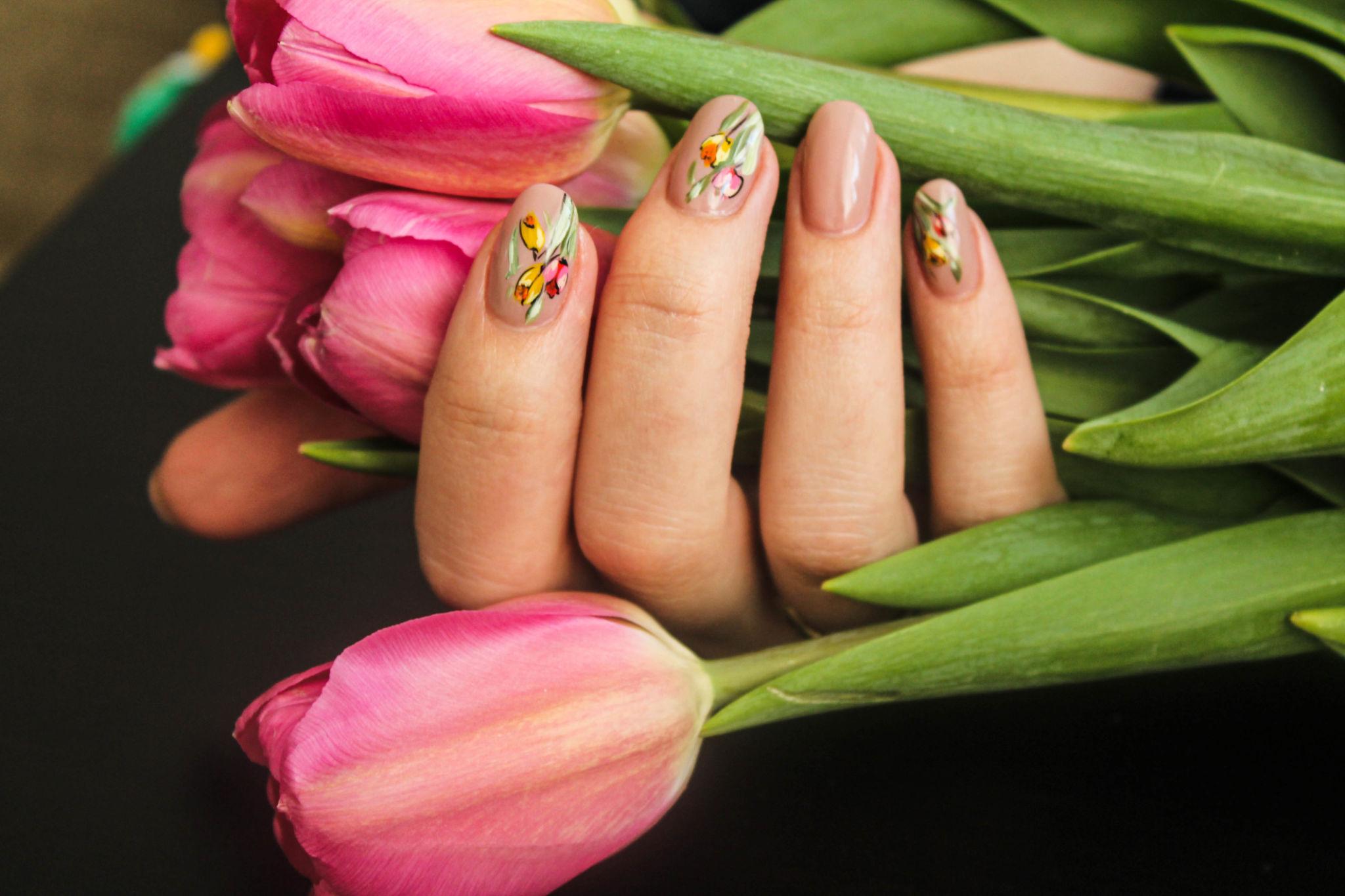 Nail Art & Design